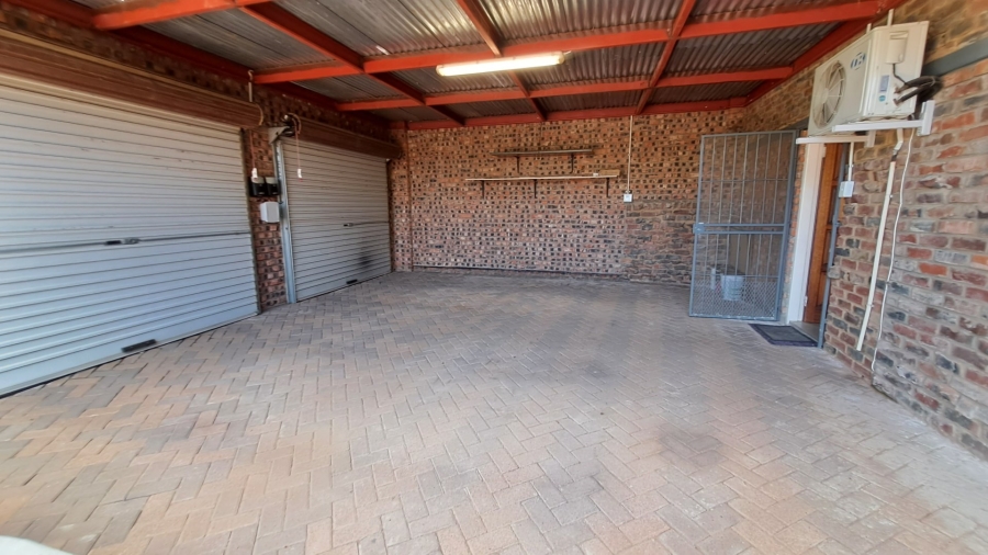2 Bedroom Property for Sale in Pellissier Free State